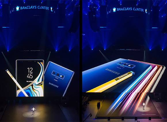 삼성전자가 미국 뉴욕 바클레이센터에서 갤럭시노트9을 공개했다. 바클레이센터 대형 화면을 통해 갤럭시노트9이 공개되고 있다. /삼성전자 제공