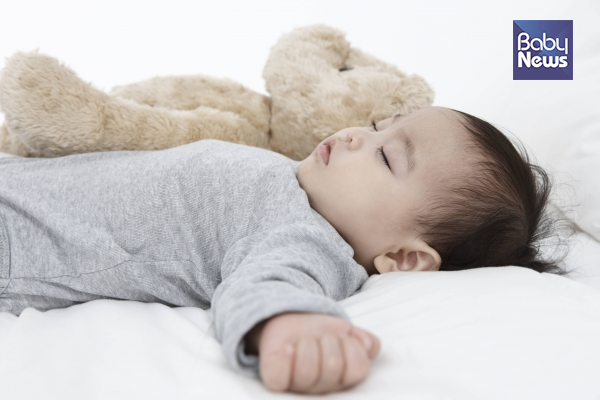 3~4세 아이들의 약 20%는 어떤 형태로든 밤에 깨기 마련이다 ⓒ베이비뉴스