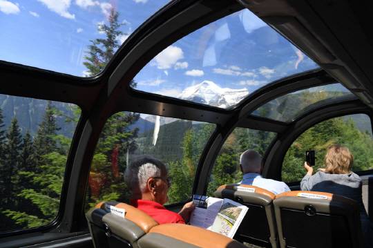 ◇천장 조망까지  시원스레  펼쳐진 전망칸<김형우 관광전문 기자>