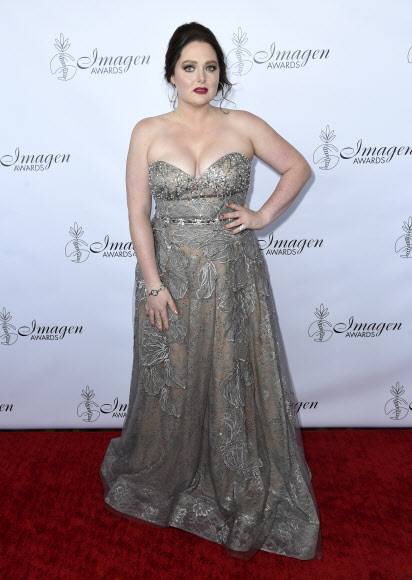 배우 로렌 애쉬가 25일(현지시간) 미국 캘리포니아주 로스앤젤레스의 JW 메리어트 로스앤젤레스 라이브에서 열린 ‘제33회 이마헨 어워즈(Imagen Awards)’에 참석했다.AP 연합뉴스