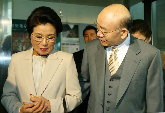 전두환과 이순자. <한겨레> 자료 사진.