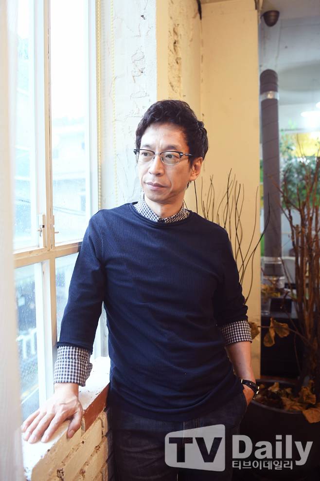 상류사회 변혁 감독