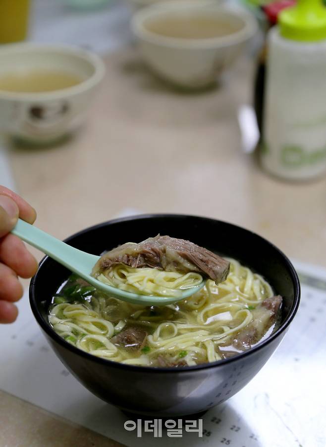 소호거리에서 고기국수로 유명한 카우키 식당