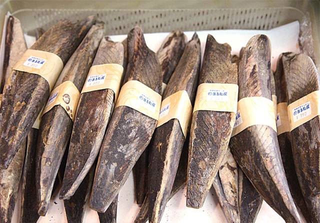 최상품 가쓰오부시는 이렇듯 질감이 도자기와 흡사하다.