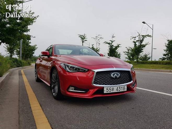 인피니티 Q60S