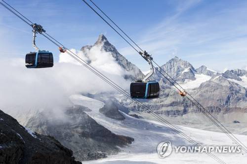 SCHWEIZ ZERMATT OPENING 3S ROPEWAY