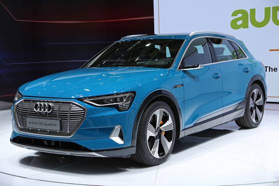 아우디의 전기차 SUV 이트론. 완전히 충전하면 최대 500km까지 달린다.[UPI=연합뉴스]