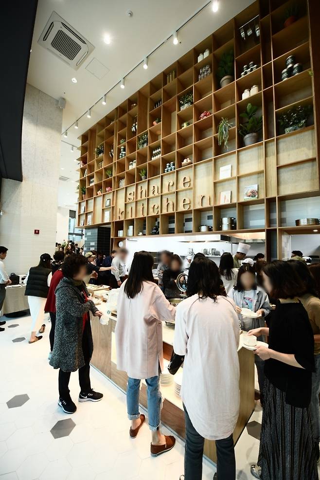 피데스개발이 '기흥역 파크 푸르지오'에 선보인 단지 내 식음서비스 '쉐어키친'