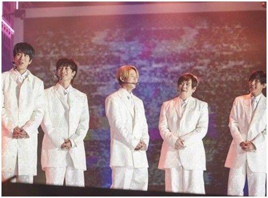 13일 오후 서울 올림픽주경기장에서 H.O.T가 약 17년 만에 콘서트를 개최했다./사진제공=솔트이노베이션