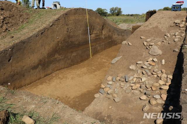 러시아 스타로레첸스코예 평지성 남벽 절개조사지 전경