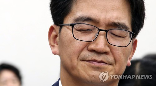 한유총 비대위원장, 두 눈 질끈 (서울=연합뉴스) 김인철 기자 = 이덕선 한국유치원총연합회(한유총) 비대위원장이 29일 오후 서울 여의도 국회에서 열린 교육부 및 소관 공공·유관기관 종합감사에서 더불어민주당 박용진 의원의 질문에 답변을 마치고 두 눈을 감고 있다.       yatoya@yna.co.kr  (끝)