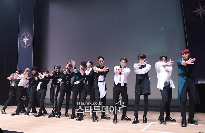 그룹 원포유. 사진｜강영국 기자