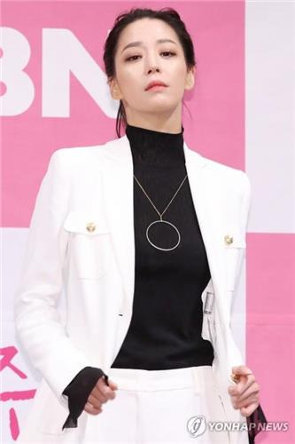 한고은