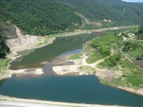 평화의 댐 상류. 강찬수 환경전문기자