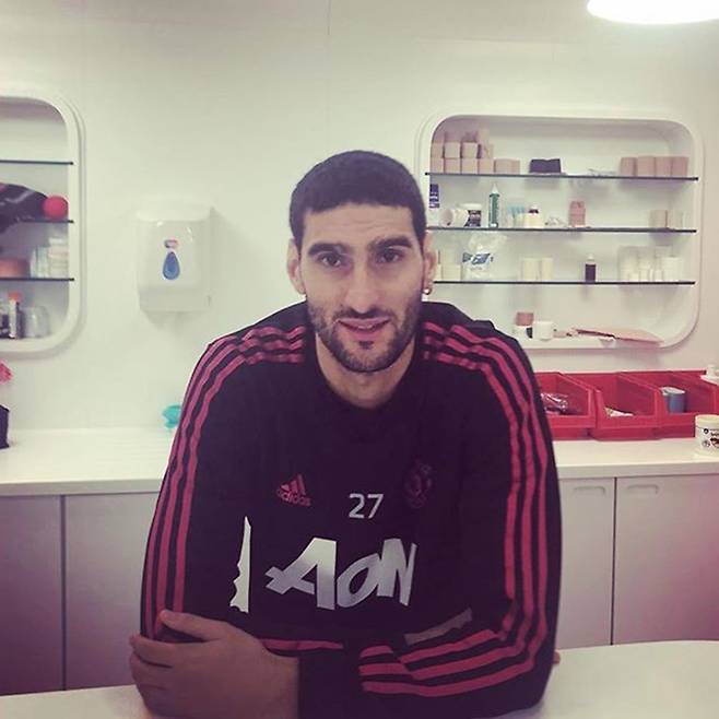 ▲ 시원하게 머리를 민 펠라이니 ⓒ 펠라이니 SNS