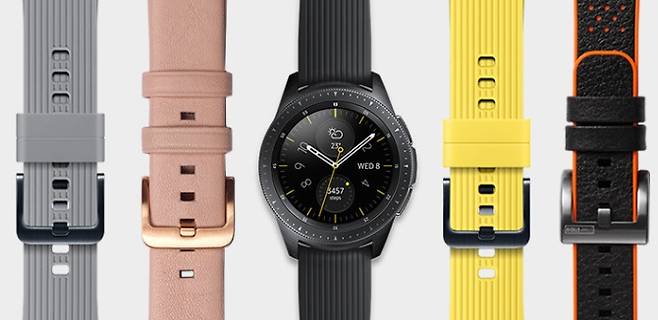 다양한 디자인의 밴드로 교체가 가능