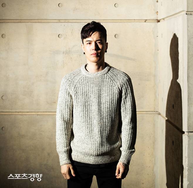 18일 MBC 예능 ‘일밤-복면가왕’에 출연한 가수 이혁. 사진 유케이레코즈