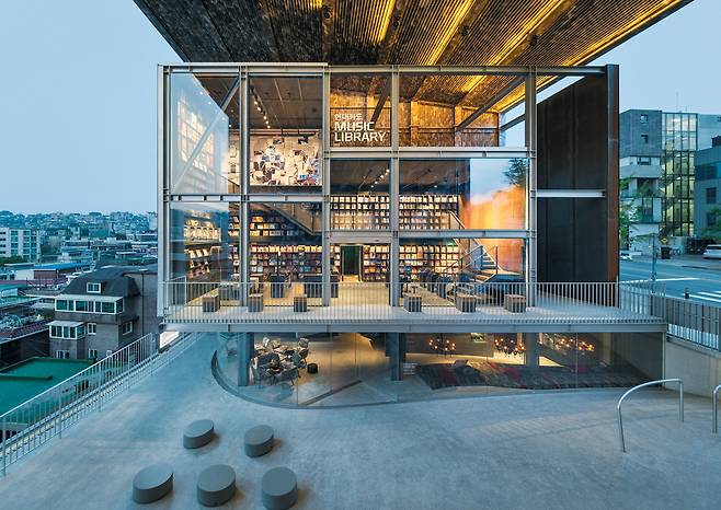 ▲한남동 ‘현대카드 뮤직라이브러리’ /사진=현대카드