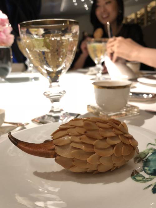 크리스피 아몬드 집게발