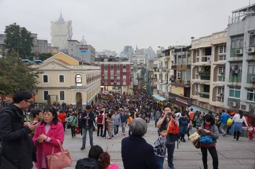 사진의 오른쪽이 마카오 명물 육포거리