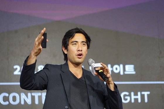 지난 4일 서울 홍릉동 한국콘텐츠진흥원 인재캠퍼스에서 강연 중인 자크 킹(Zach King) [사진 한국콘텐츠진흥원]