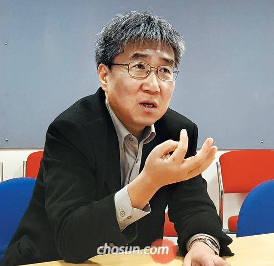 장하준 영국 케임브리지대학 경제학과 교수는 지난달 29일(현지 시각) 본지 인터뷰에서 한국 경제 상황에 대해“국가 비상사태”라면서“문재인 정부가 (상황이) 얼마나 심각한지 받아들이는 게 첫 해결 방안”이라고 말했다. /김아진 특파원