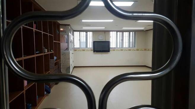 서울소년분류심사원 생활실. 약 16평의 방에서 13~20명이 지낸다. 박준용 기자