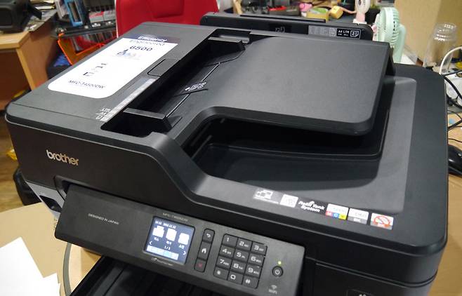 제품 상단의 ADF