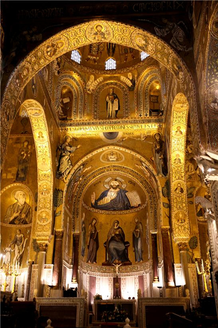 ▲팔레르모 팔라티나 대성당은 비잔틴·아라비아·노르만 양식이 결합된 건축물로 황금색 기조의 모자이크가 화려하다.Ⓒ넷홀딩스