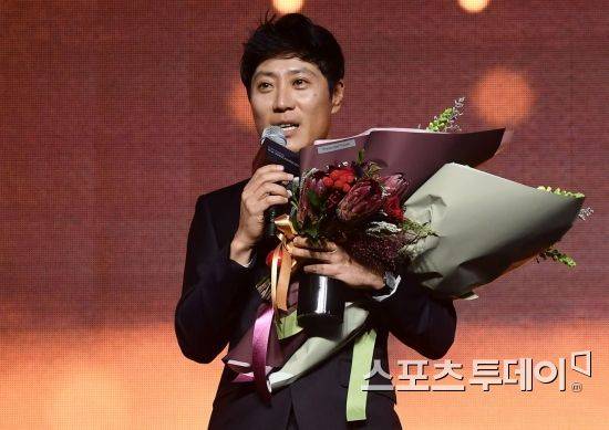 [ST포토] 최현, 'KPGA 우수 지도자상 수상'