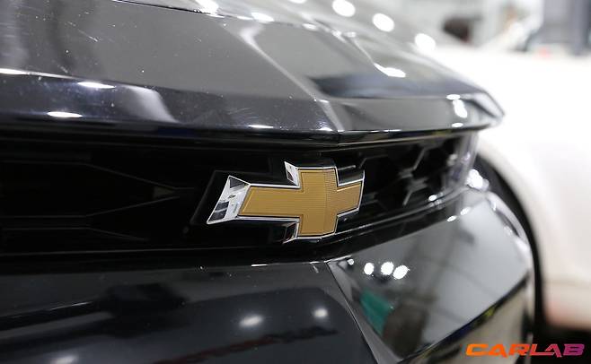 카마로 SS의 보타이 엠블럼