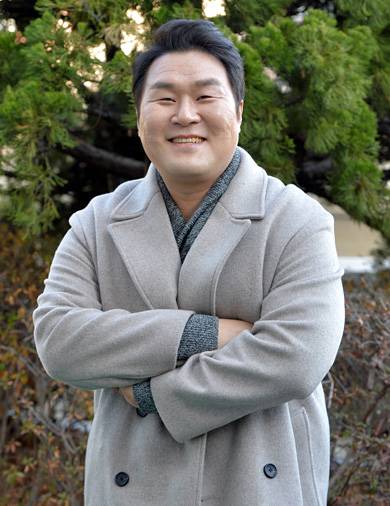 배우 윤경호. 김낙중 기자 sanjoong@