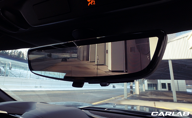 쉐보레 카마로의 디스플레이 룸미러