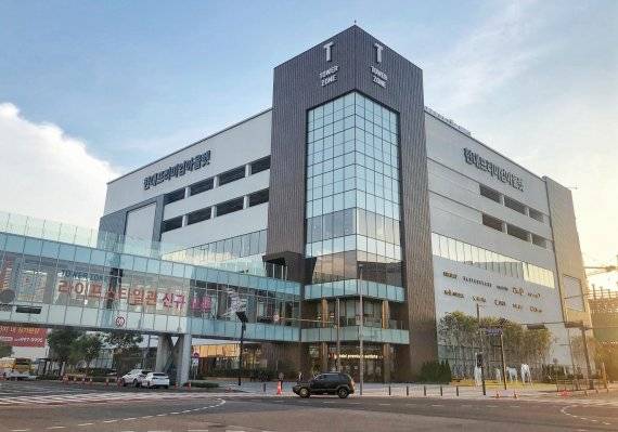 현대프리미엄아울렛 김포점 신관