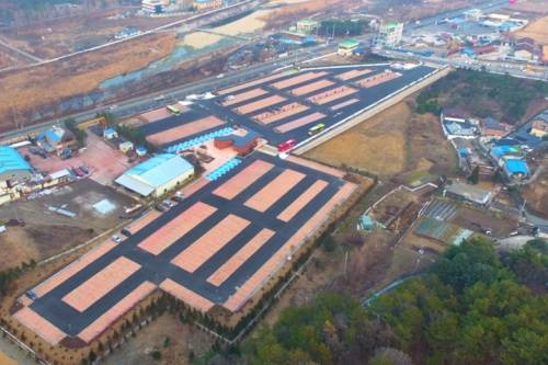 전주시가 한옥마을 관광객들의 방문 편의를 위해 대성동 원당마을 인근에 마련한 대성공영주차장 전경. 전주시 제공