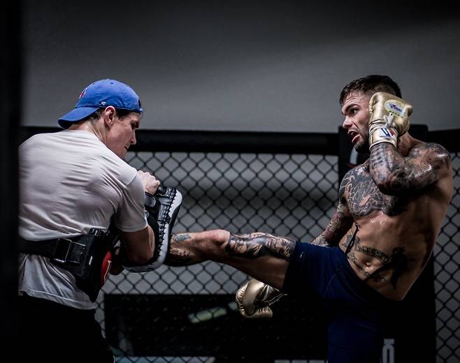 ▲ 복귀전을 준비하는 코디 가브란트. 트위터에 "사냥을 시작할 시간"이라고 썼다. 가브란트는 오는 3월 3일 UFC 235에서 페드로 무뇨즈와 경기한다.