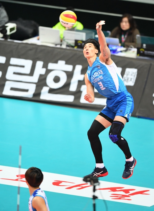 1천500 후위 공격 득점을 기록한 박철우 [한국배구연맹 제공]