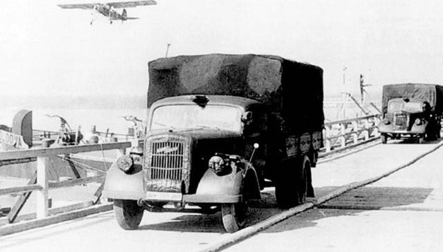 ▲ 2차 대전 당시 GM 오펠 공장에서 생산한 트럭. 나치 정부는 GM 오펠 공장에 "모범적인 전쟁 기업"이라는 명예를 부여했다. ⓒwww.opel.com