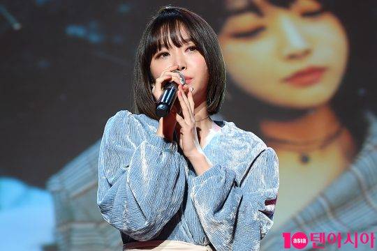 가수 펀치가 16일 오후 서울 청담동 일지아트홀에서 첫 번째 미니음반 ‘드림 오브 유(Dream of You)’의 쇼케이스를 열었다. / 이승현 기자 lsh87@