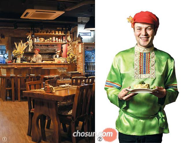 ①서울 이태원 러시아 식당 '트로이카'. ②러시아 전통 복장을 한 이태원 '트로이카'의 직원 '바림'씨. / 양수열 영상미디어 기자