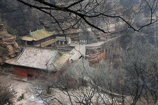 옥황정에서 하산하며 본 교루전