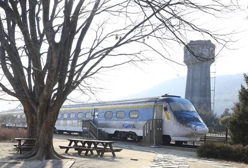 급수탑과 열차 카페 [사진/성연재 기자]