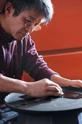 손혜원 의원 남편이 이사장으로 있는 크로스포인트문화재단에 등기이사로 등록된 오왕택 나전칠기 장인./하이앤드코리아 홈페이지 캡처