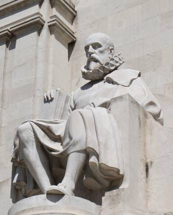 마드리드 에스파냐 광장에 있는 세르반테스의 조각./사진=손관승