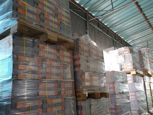 창고에서 운송을 기다리는 전화번호부. 한국전화번호부㈜ 제공