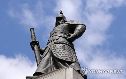 서울 광화문광장 이순신 장군 동상 [연합뉴스 자료사진]