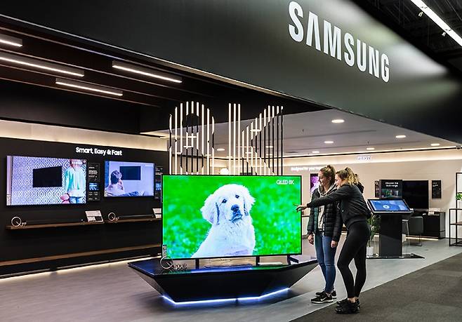 8K 디스플레이는 하나 둘 출시되고 있지만 아직 관련 콘텐츠는 전무한 상황. (이미지 = 삼성전자)