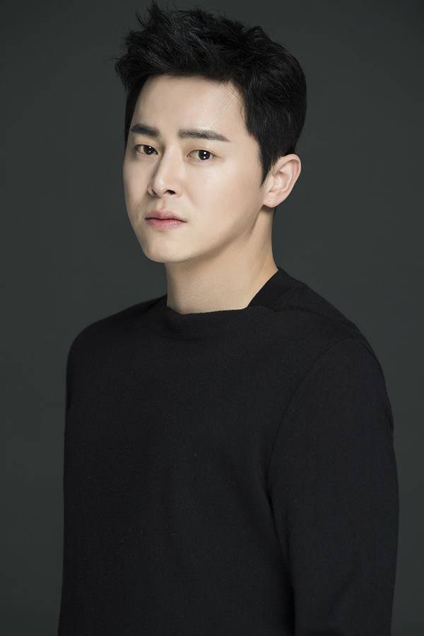 영화 `뺑반` 캐릭터와 정반대로 조정석은 평소 운전시 `배려`를 중시한다고 말했다. 제공|JS컴퍼니