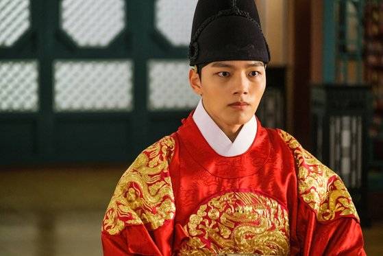 드라마 '왕이 된 남자'에서 임금과 광대 1인2역을 소화한 배우 여진구 [tvN]