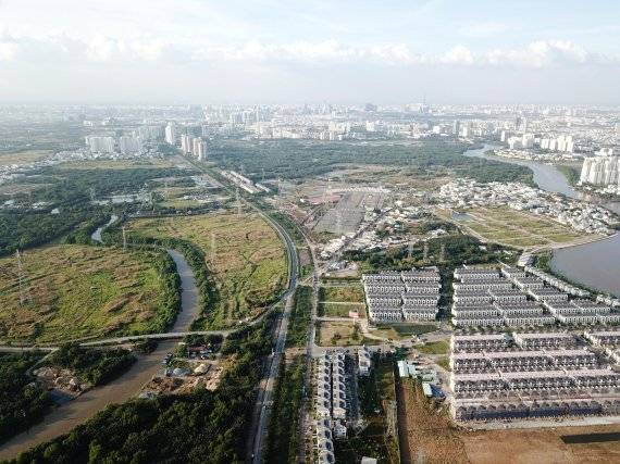 베트남 호치민 냐베신도시 현장. 왼편에 보이는 꽁번 하천이 관통하는 텅빈 부지에 GS건설이 3.5㎢(106만평), 인구 6만8000명 규모의 최첨단 스마트시티를 조성한다. GS건설 제공